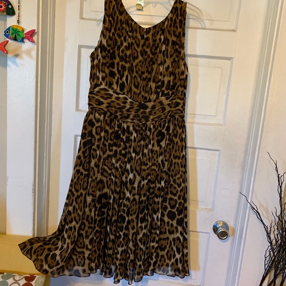 Leopard Dress - Picture 2 of 4